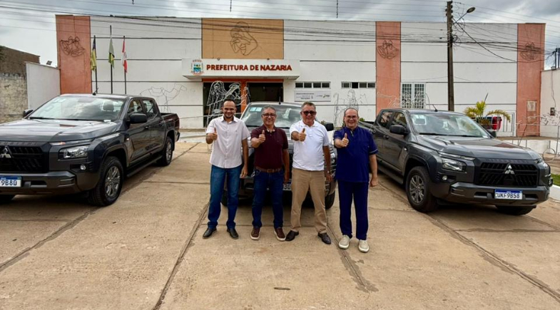 Prefeitura de Nazária reforça frota com novas picapes 4x4