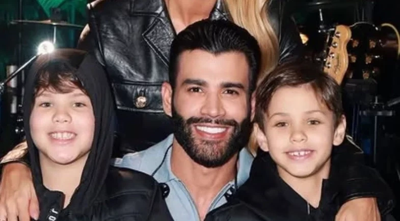 Gusttavo Lima revela que sonho dos filhos é andar de ônibus: ''Só andam de jato'' 