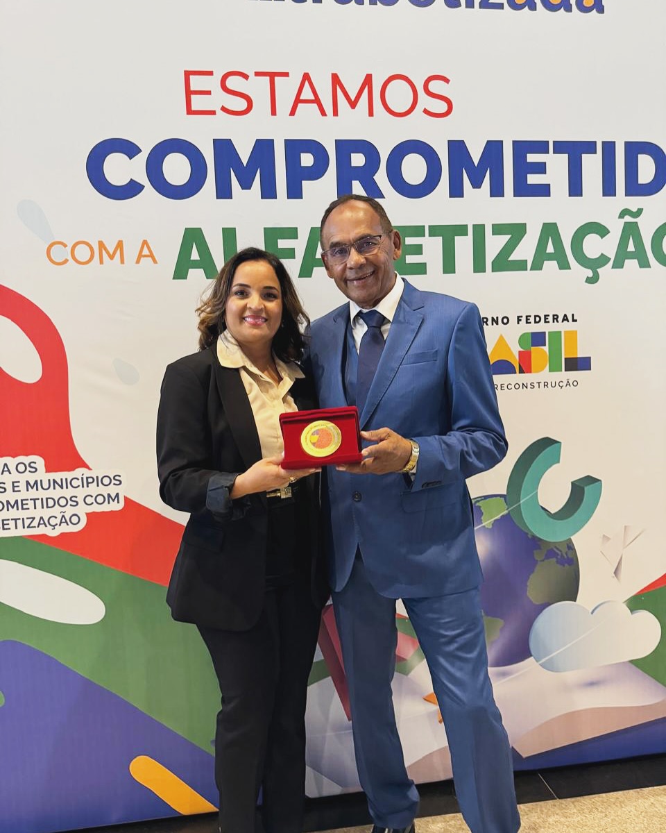 Prefeito Dr. Zé Luís e Secretária de Educação de Baixa Grande do Ribeiro recebem prêmio Selo Ouro em Brasília