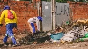 Operação Limpeza e Mutirão Contra a Dengue chegam ao bairro Esperança em Uruçuí - Imagem 2