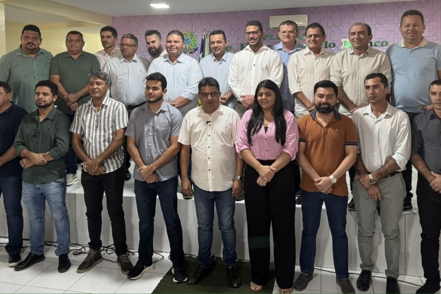 Dr. Corinto Matos assume presidência da AMVI ao lado de Filipe Gonçalves como vice