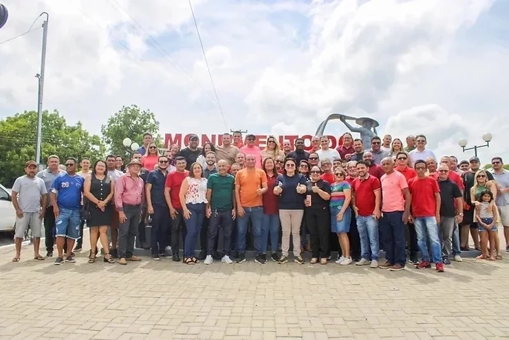 Prefeitura de Piripiri inaugura Monumento do Pescador e pavimentação - Imagem 1