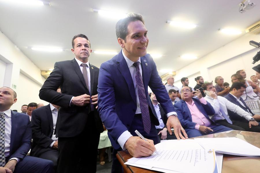 Prefeito de Uruçuí, Dr. Gilberto Junior, toma posse como membro da APPM