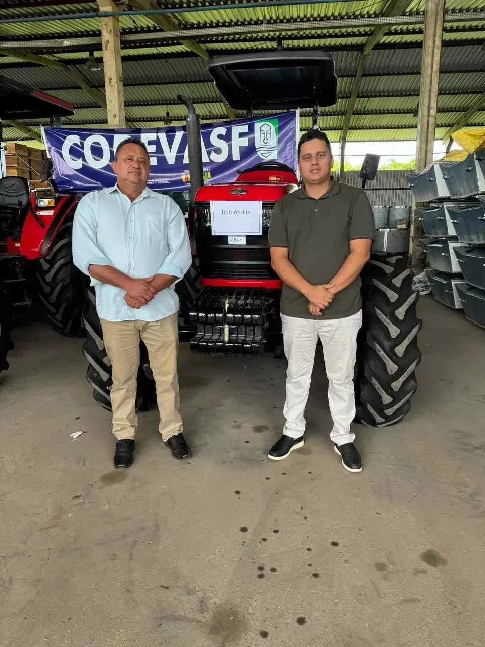 Prefeito, Miguel Rodrigues; Assessor Pessoal, Dr. Moisés Júnior.