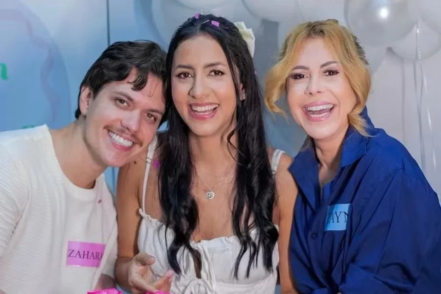 Joelma mostra chá revelação de segunda neta: “Meu time de futebol”