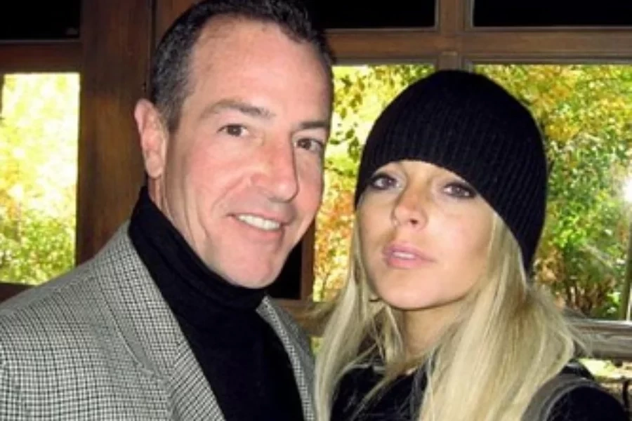 Pai de Lindsay Lohan é preso acusado de agressão pela segunda vez em apenas um mês