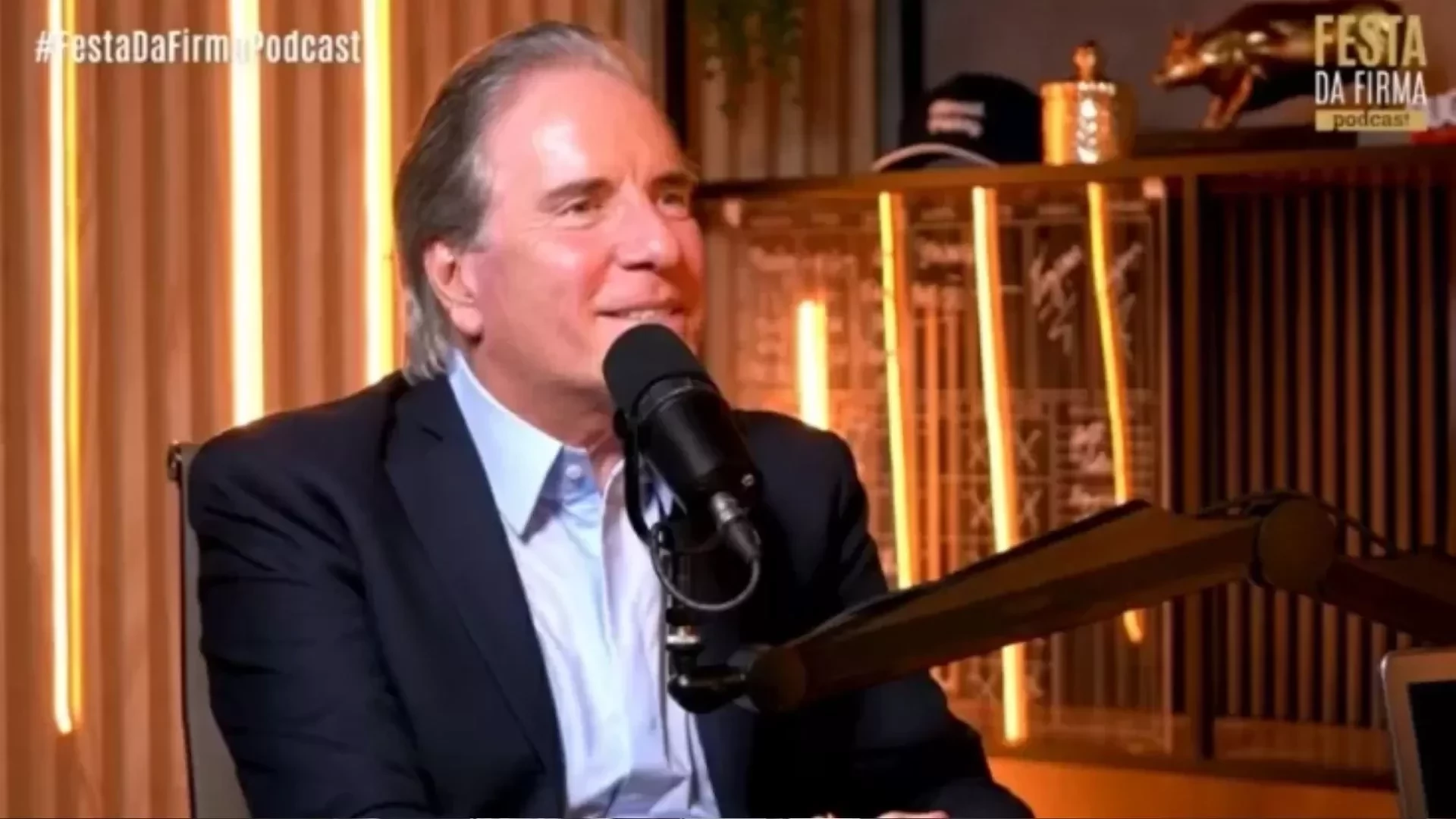 Além de Gusttavo Lima: confira famosos que flertaram com a política, mas desistiram - imagem 128449