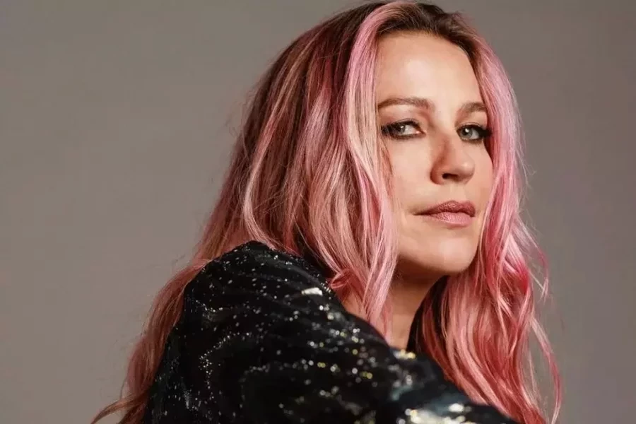 Luana Piovani tenta flertar com homem no aeroporto e descobre que ele é gay