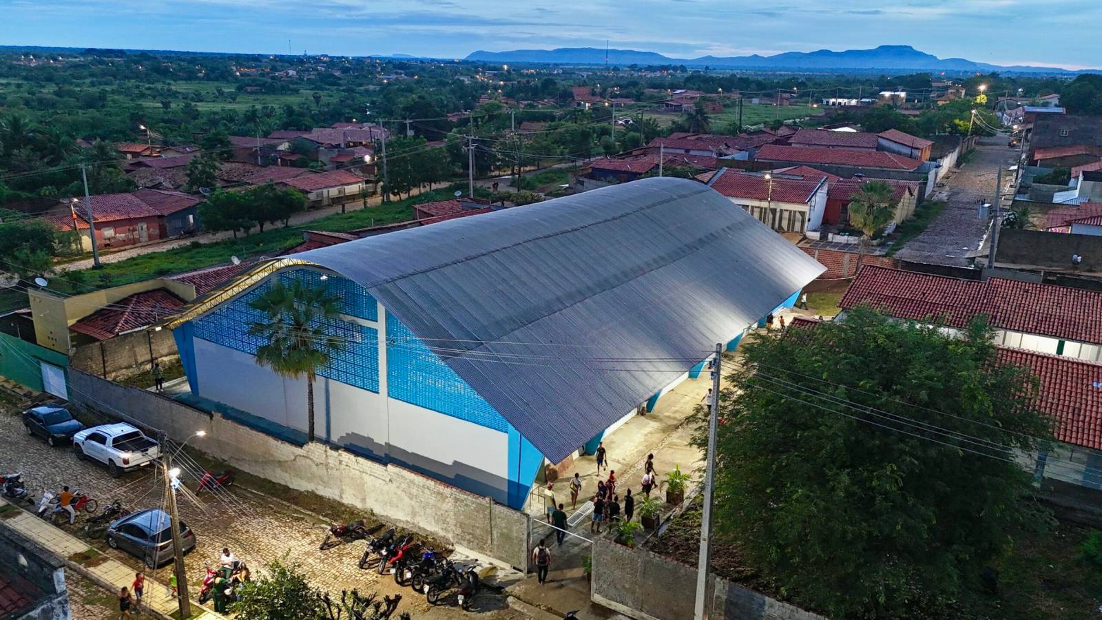 Prefeitura de Campo Maior inaugura quadra poliesportiva na Escola Dr. Nonato Ibiapina