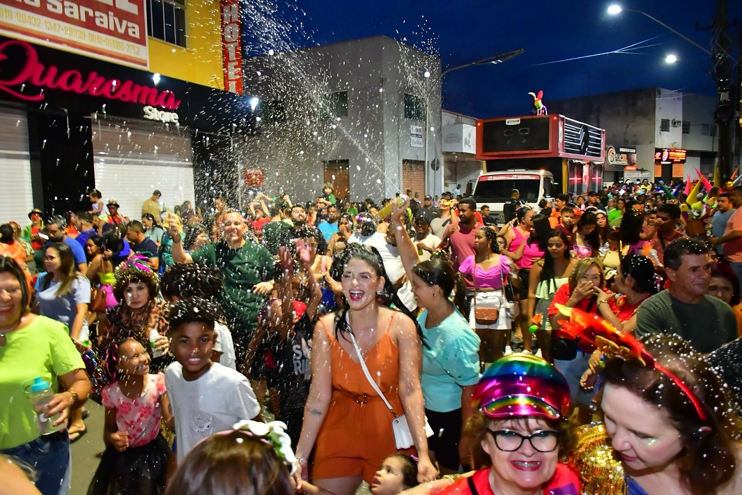 3ª edição do Carnaval da Família de Floriano tem público recorde 