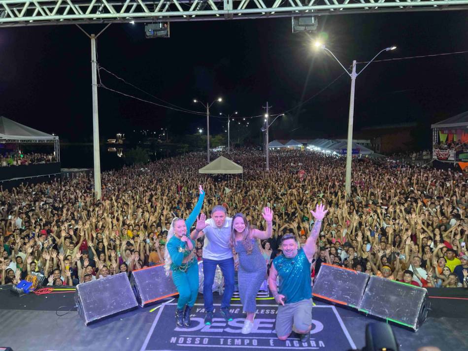 Quarta noite do carnaval de Água Branca atrai mais de 30 mil pessoas