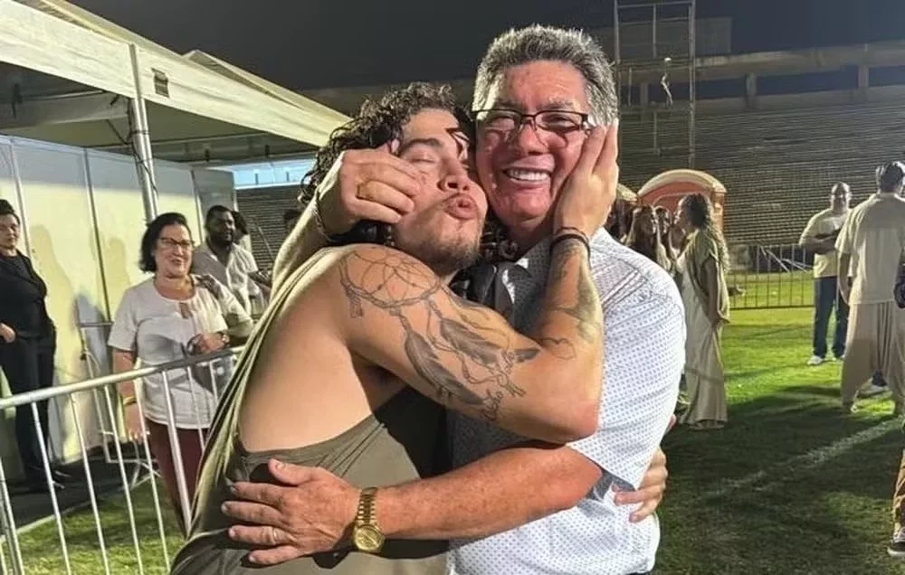 Pai de Whindersson atualiza o estado de saúde do filho e diz por que não o visitou