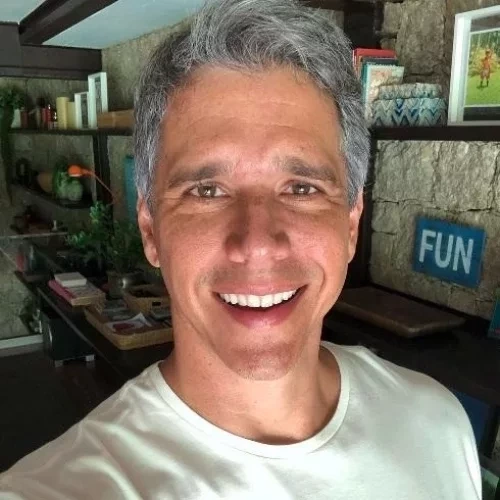 5 famosos que namoraram com adolescentes; o último vai te chocar! - imagem 129354