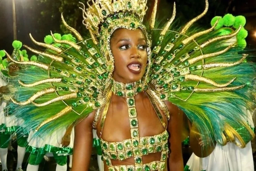 Iza retorna ao posto de rainha de bateria da Imperatriz Leopoldinense