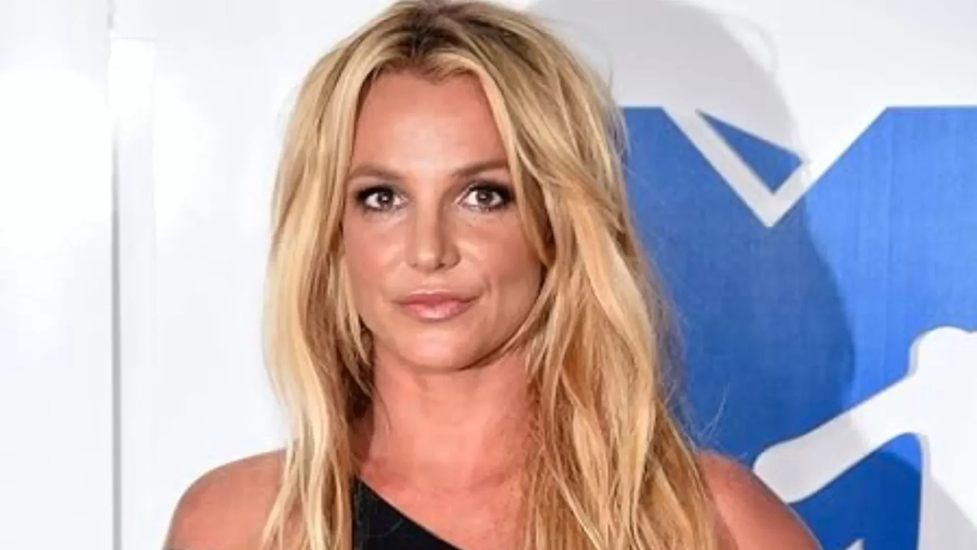 Motivos chocantes: por que esses famosos foram expulsos de hotéis? - imagem 129470