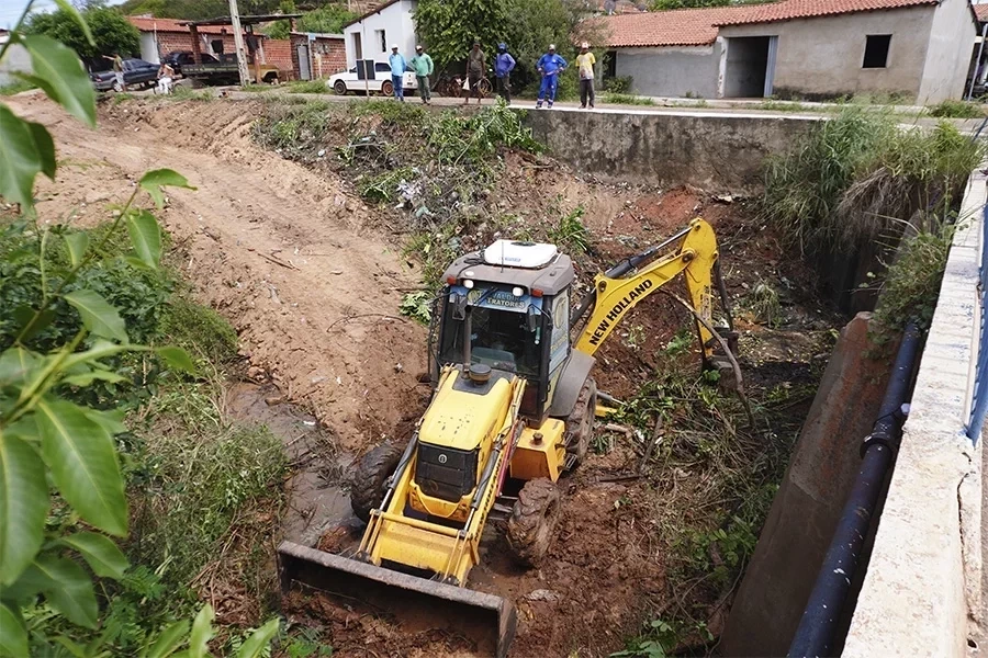 Secretaria do Meio Ambiente de Itainópolis inicia obra de revitalização de área do Riacho das Marimbas. - Imagem 11