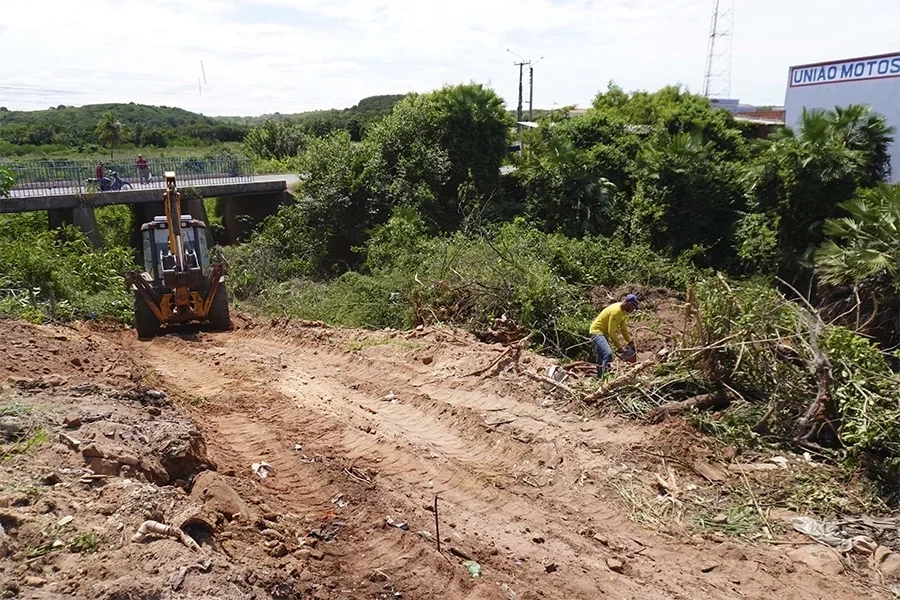 Secretaria do Meio Ambiente de Itainópolis inicia obra de revitalização de área do Riacho das Marimbas. - Imagem 10