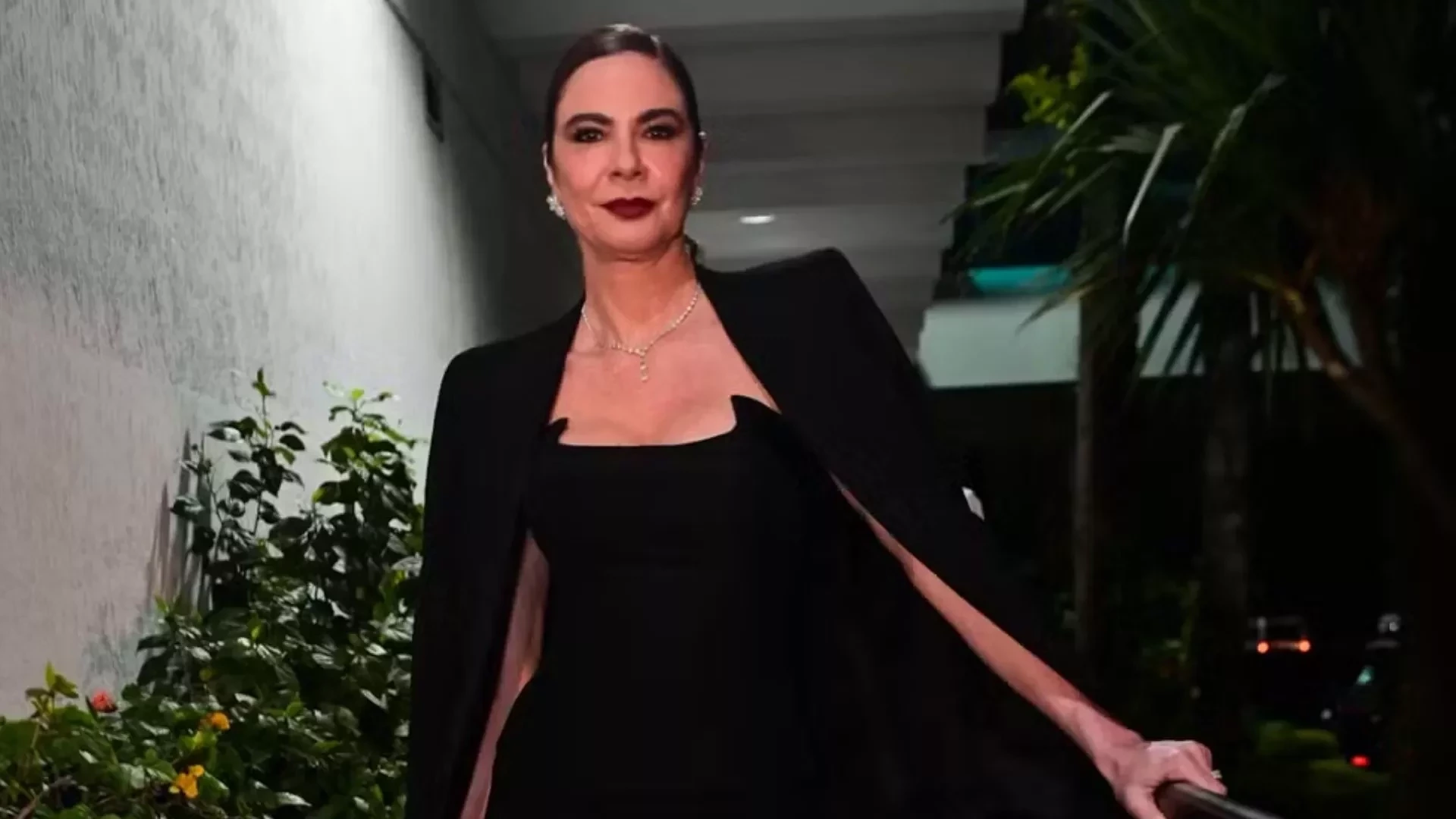 Luciana Gimenez relata sumiço da voz após cirurgia de emergência: “Frustrante!”