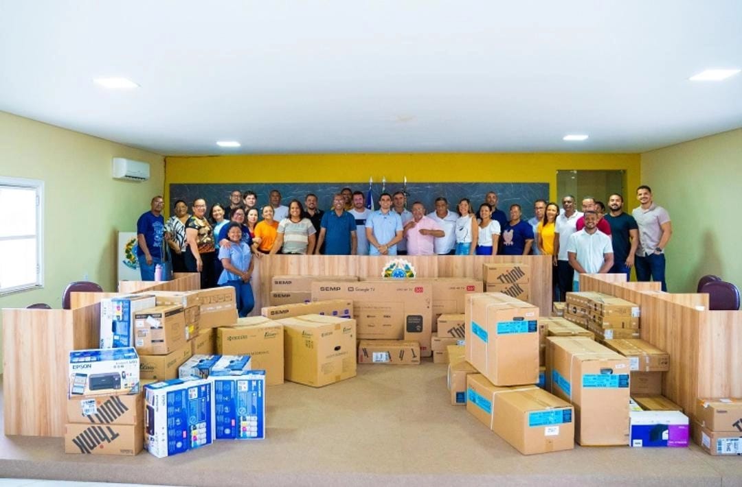 Colônia do Piauí moderniza serviços públicos com entrega de novos equipamentos de informática