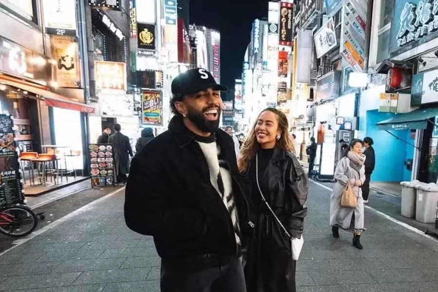 Gabigol deleta fotos com Rafaella Santos e web especula fim de namoro