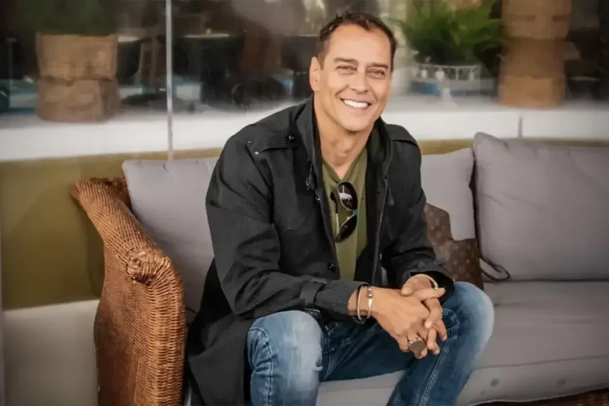 Esses 4 atores mudaram radicalmente de profissão; o último é inacreditável! - imagem 130130