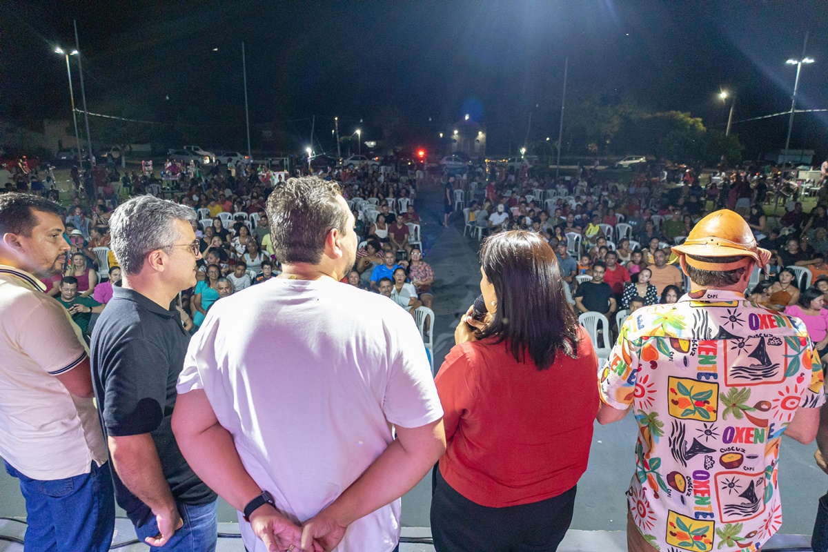 Espetáculo 'Chama na Resenha' leva alegria e lota praça em Lagoa do Piauí - Imagem 3
