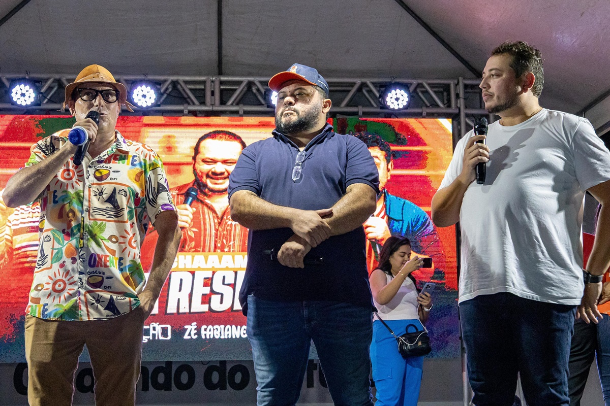 Espetáculo 'Chama na Resenha' leva alegria e lota praça em Lagoa do Piauí - Imagem 5