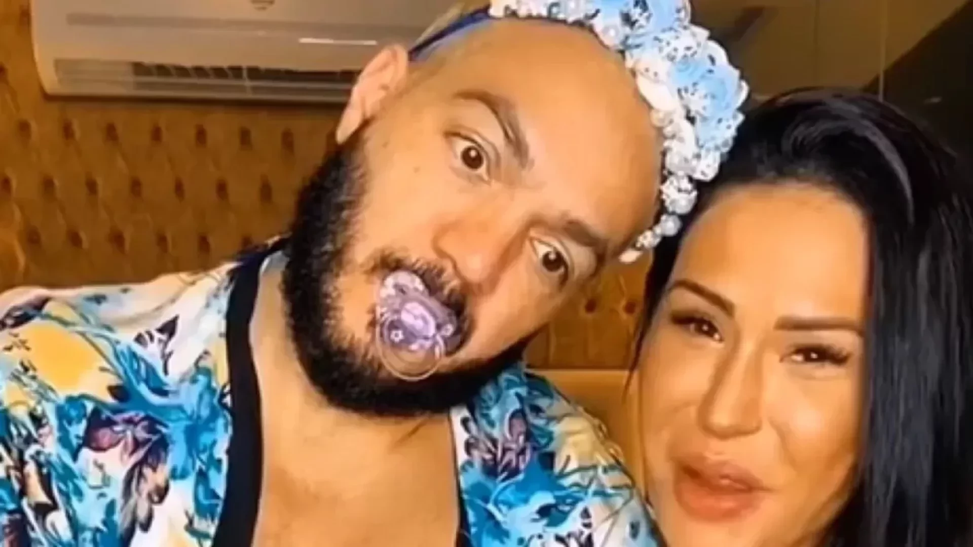 Gracyanne Barbosa resgata vídeo com Belo: “Sempre fui mãe de reborn”