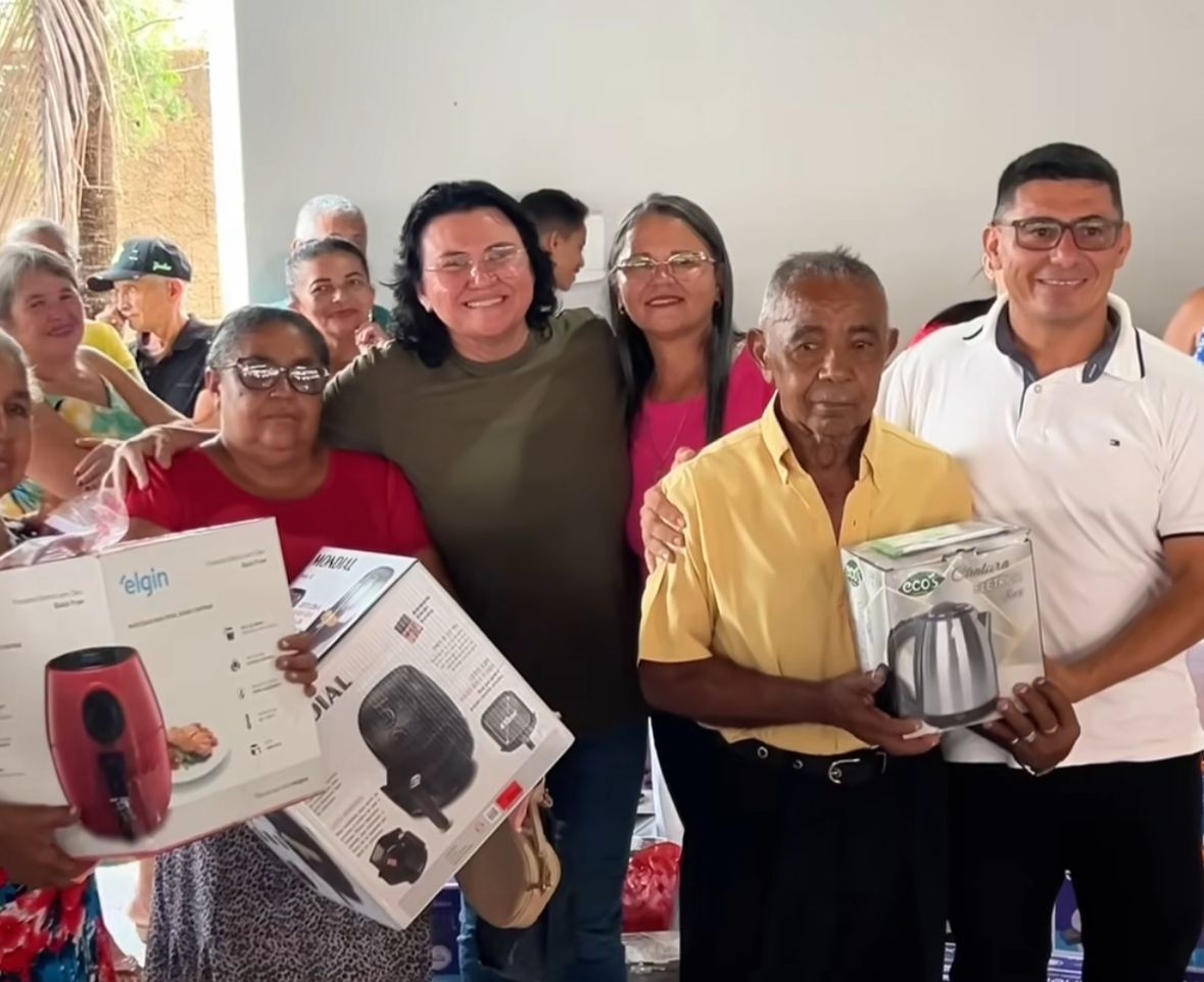 Prefeita Jôve Oliveira participa da celebração dos 50 anos do Sindicato dos Trabalhadores Rurais de Piripiri