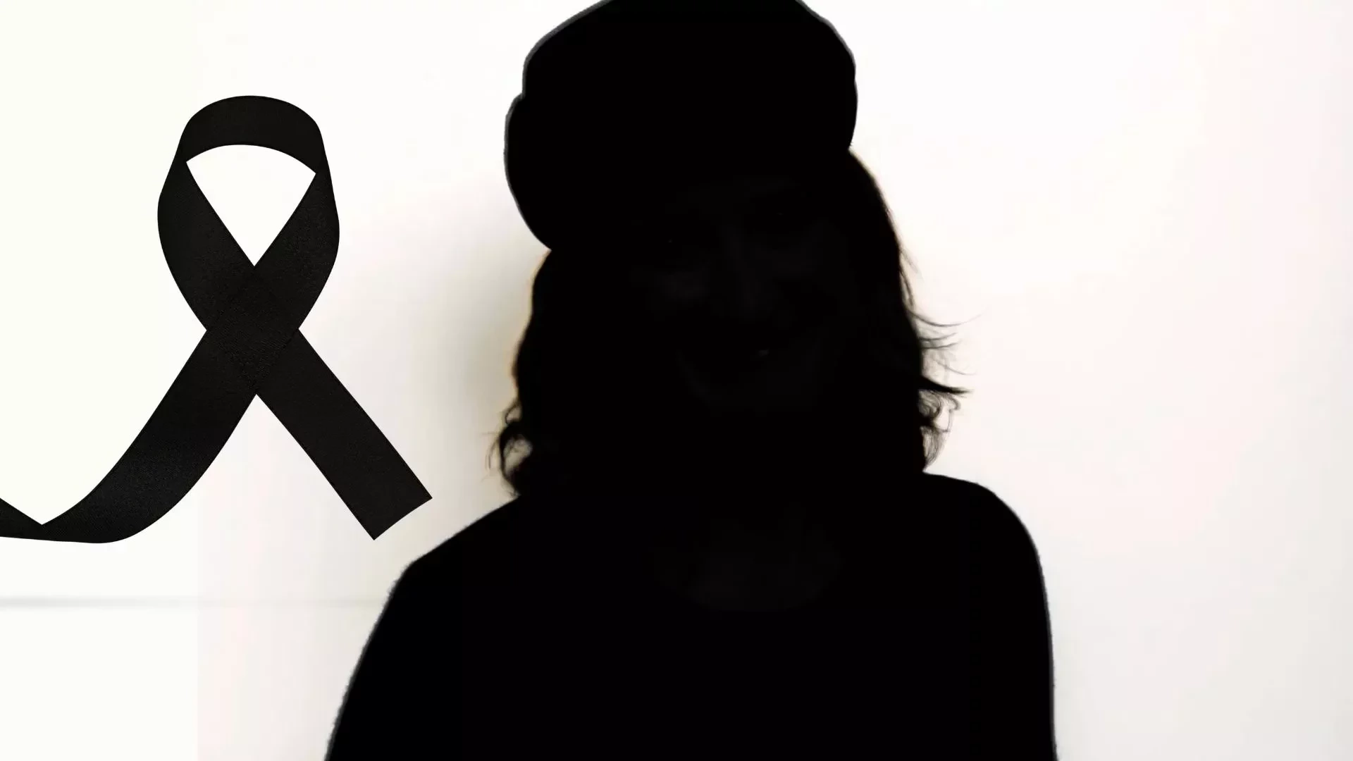 Cantora de hit de famoso filme morre em incêndio; saiba quem é!