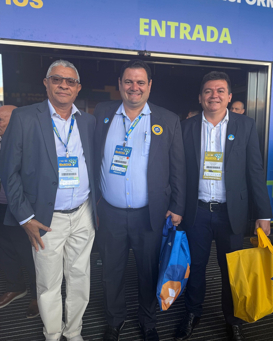 Prefeito com lideranças (Divulgação)