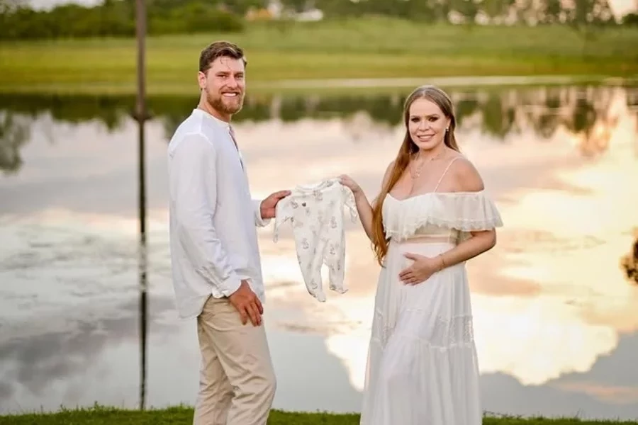 Ex-BBB Paulinha Leite anuncia que está grávida de gêmeos: “Dose dupla”