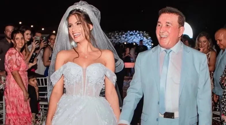 Amado Batista comenta diferença de idade com esposa: “No amor não existem regras”