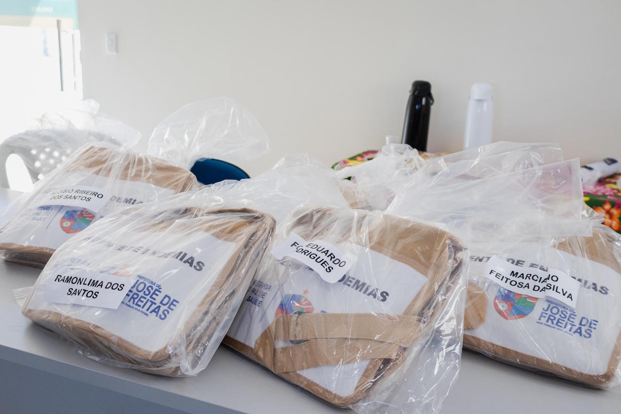 Prefeitura de José de Freitas entrega kits de trabalho para Agentes de Endemias - Imagem 3