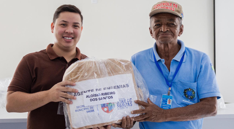 Prefeitura de José de Freitas entrega kits de trabalho para Agentes de Endemias