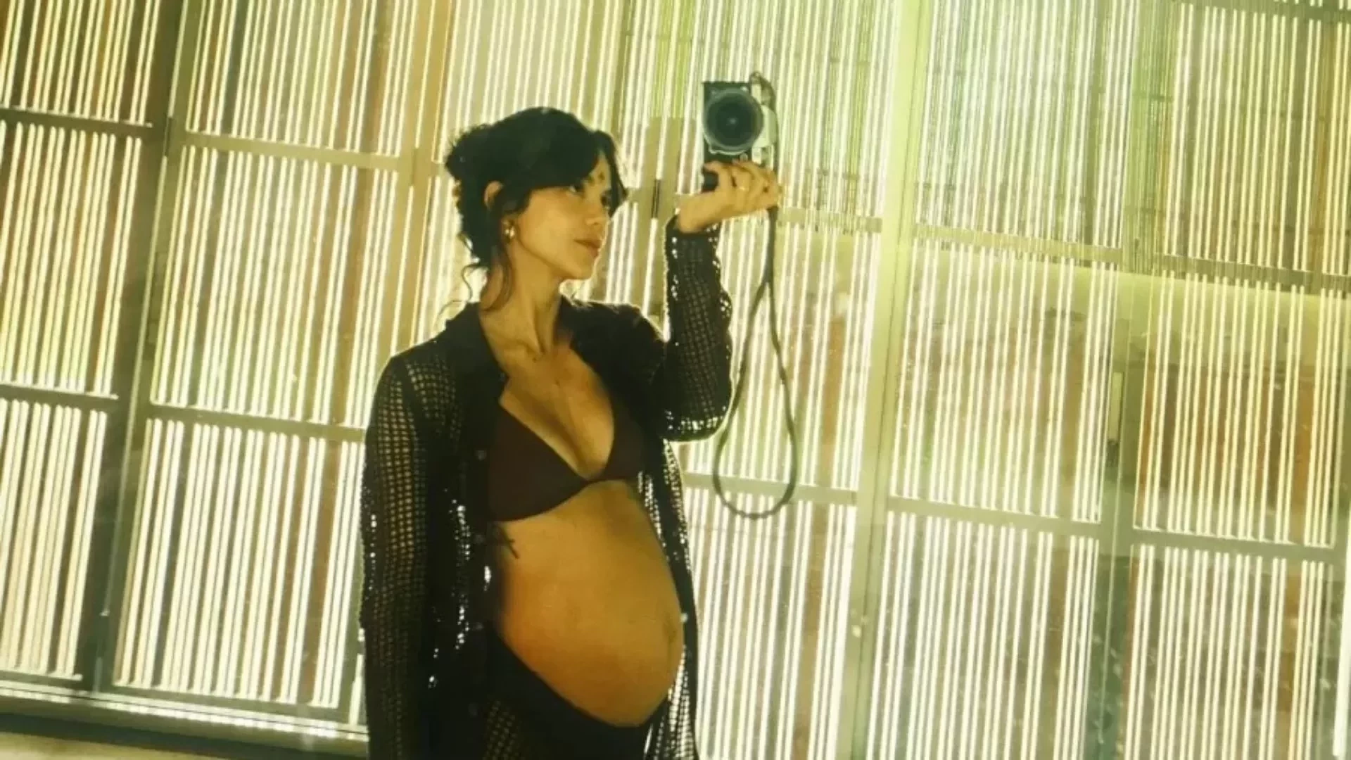 Manu Gavassi revela nome da filha ao se declarar em 1º mesversário