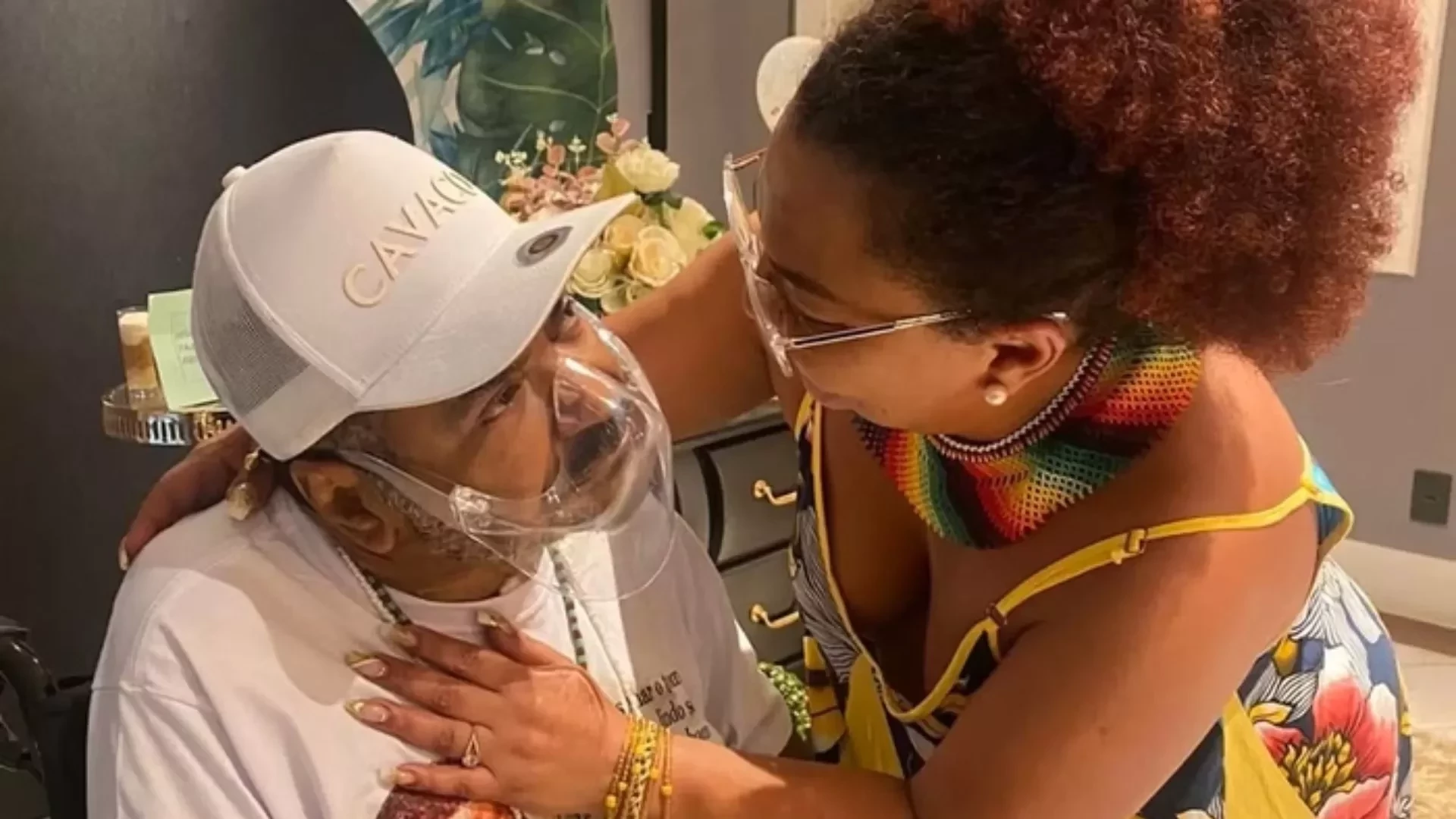 Esposa de Arlindo Cruz confirma nova internação do cantor