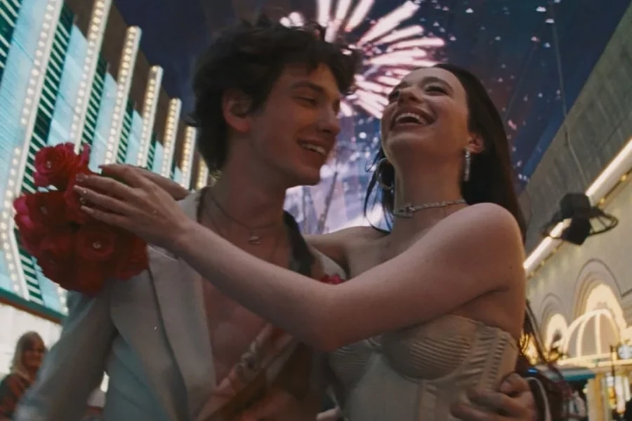 Química explosiva! Conheça os signos que mais combinam entre 4 paredes