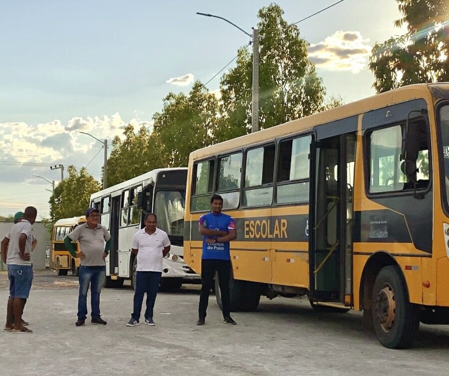 Transporte escolar da rede municipal de ensino de São Raimundo Nonato ganha GPS 