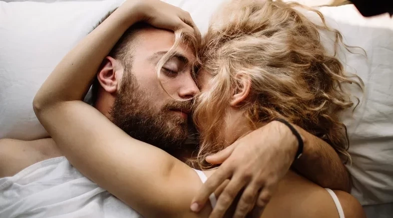 As melhores posições para quem gosta de fazer sexo fora da cama 