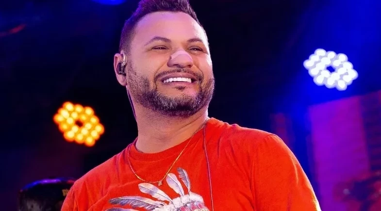 Cantor Lenno, da banda Desejo de Menina, é preso após show na Paraíba