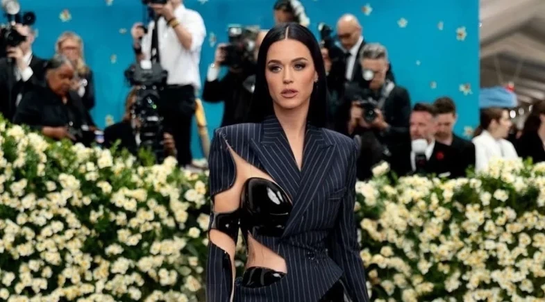 Katy Perry é atacada por fã durante show na Austrália; vídeo