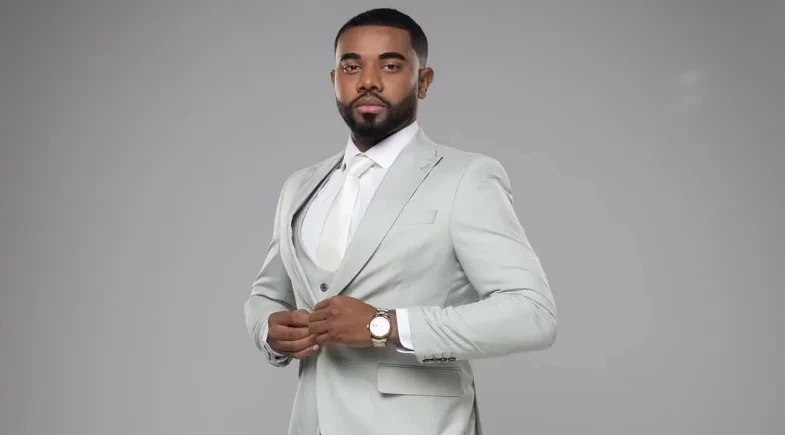 Davi Brito comemora resultado de harmonização facial; compare antes e depois