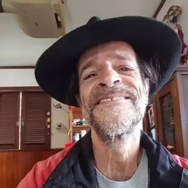 Esses 5 famosos trocaram os holofotes por ‘empregos normais’  - imagem 130915