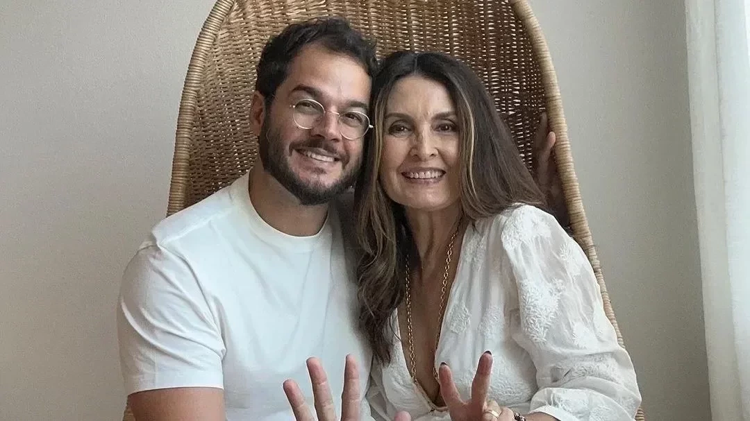 Fátima Bernardes  e Túlio Gadêlha comemoram Dia dos Namorados com jantar à luz do sol
