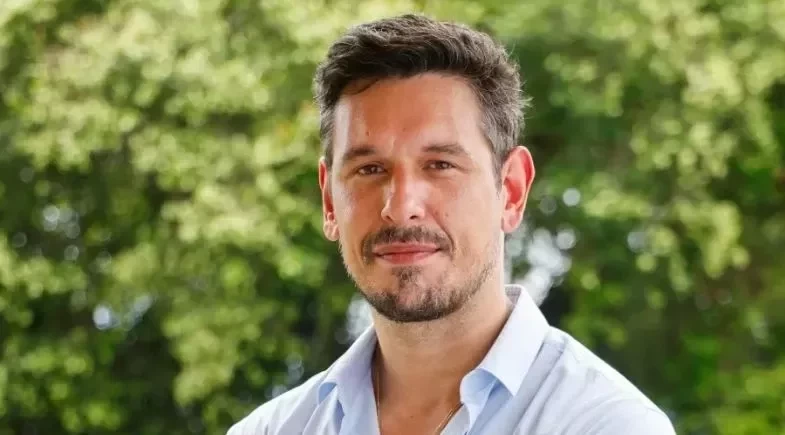 Em 'Vale Tudo', Renato vai parar no hospital e recebe notícia inesperada