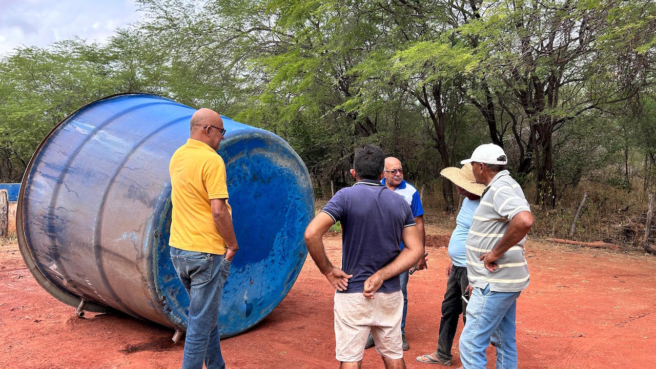 Prefeito Dr. Corinto Matos autoriza troca de caixa d’água na Comunidade Tamboril - Imagem 1