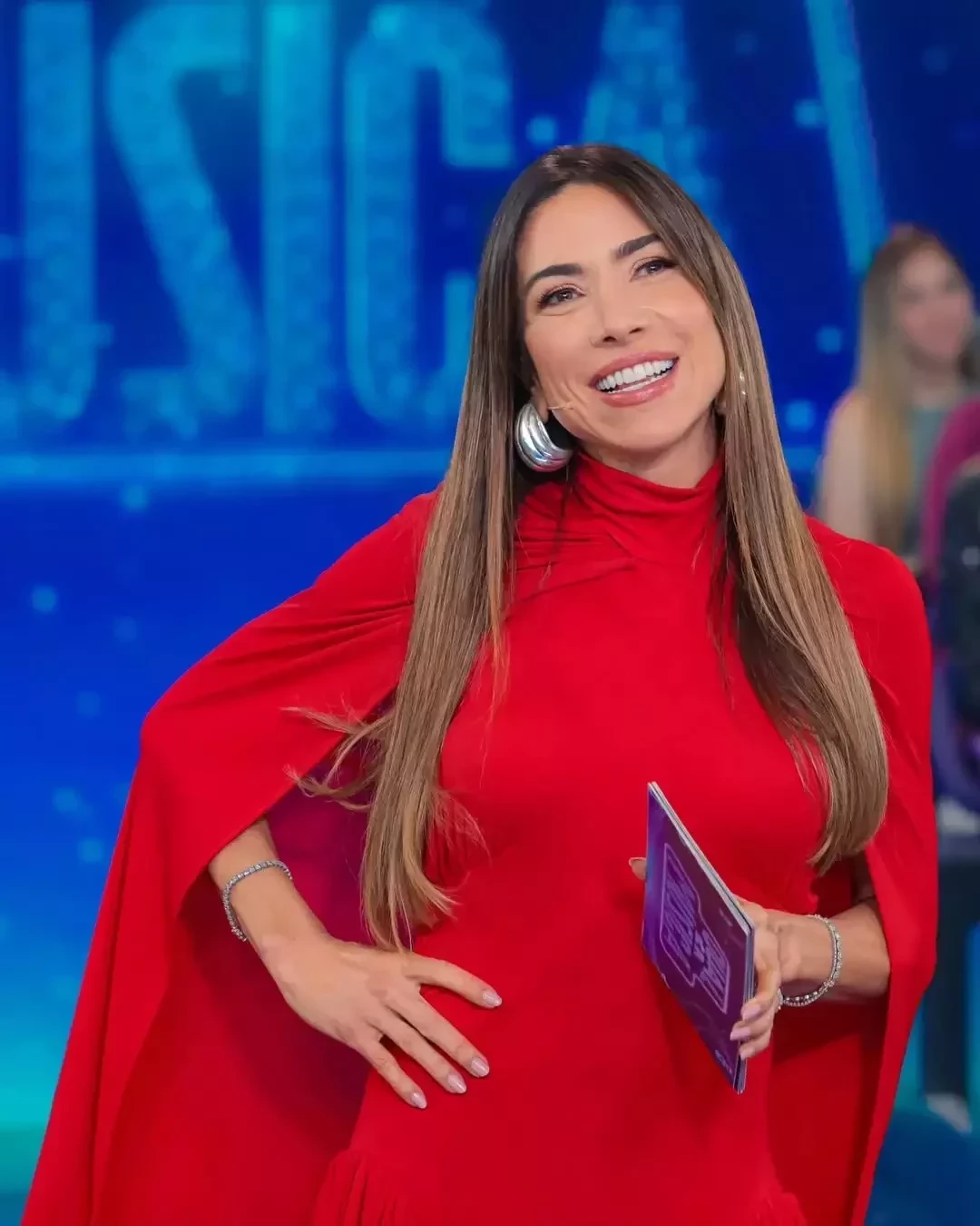 Se surpreenda com o salário astronômico das irmãs Abravanel no SBT  - imagem 131160