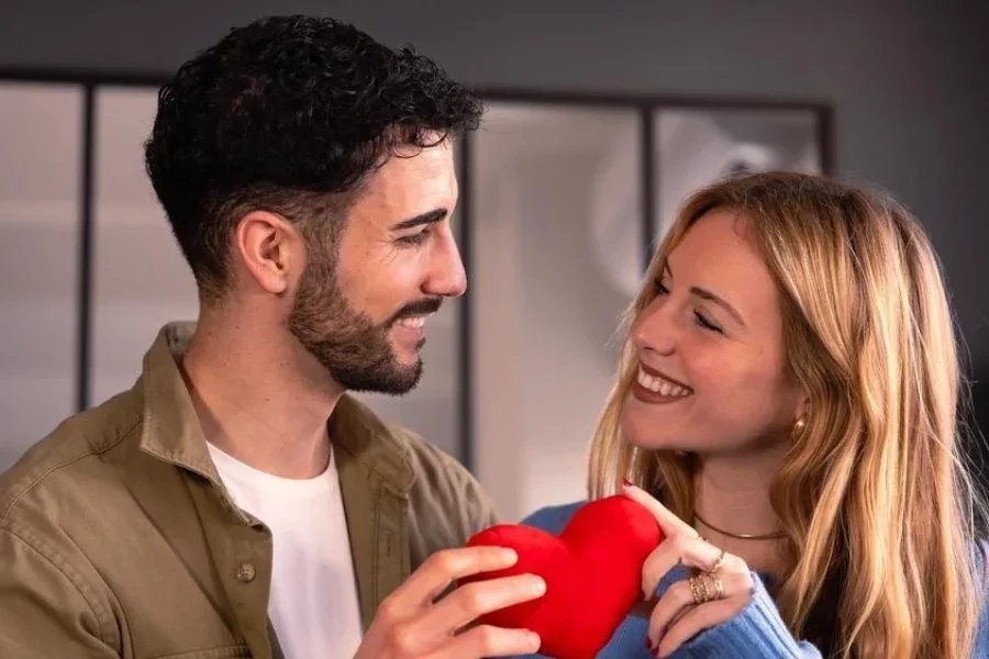 Estes 4 signos podem viver um amor inesperado ainda este mês