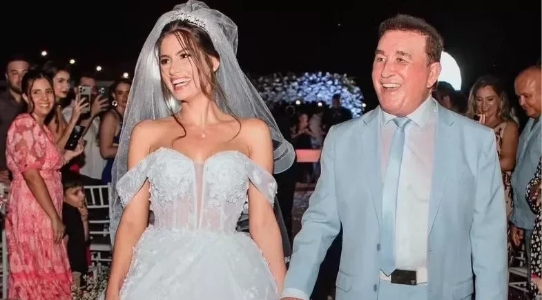  Equipe de Amado Batista se manifesta sobre rumores de crise no casamento do cantor